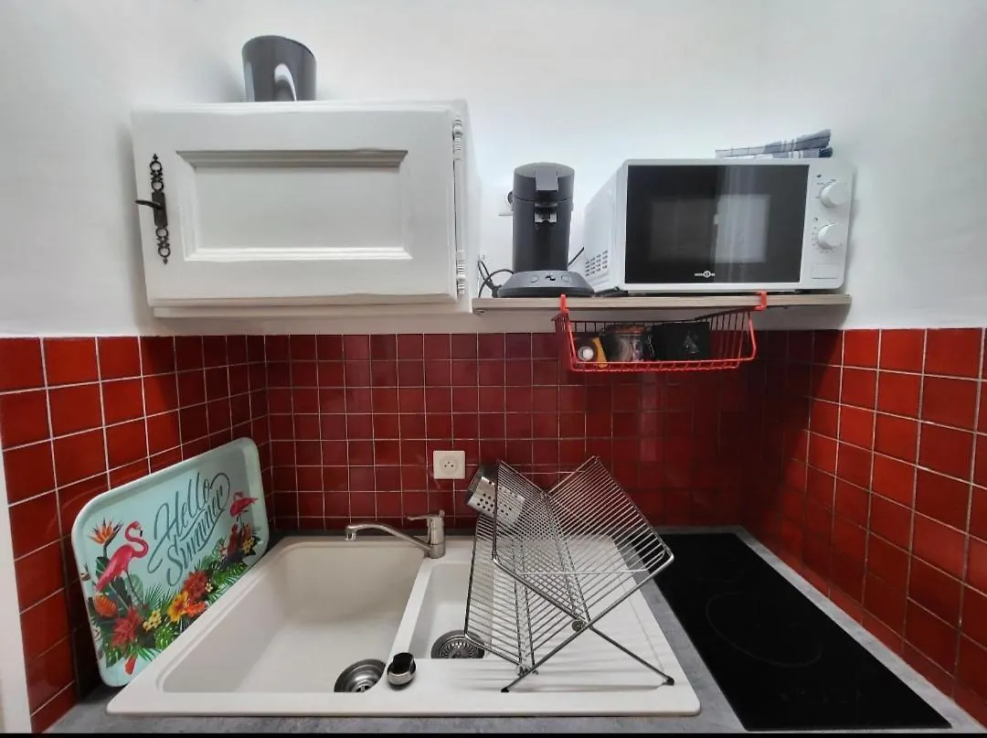 Studio 4 Personnes Avec Jardin Et Parking A Hyères