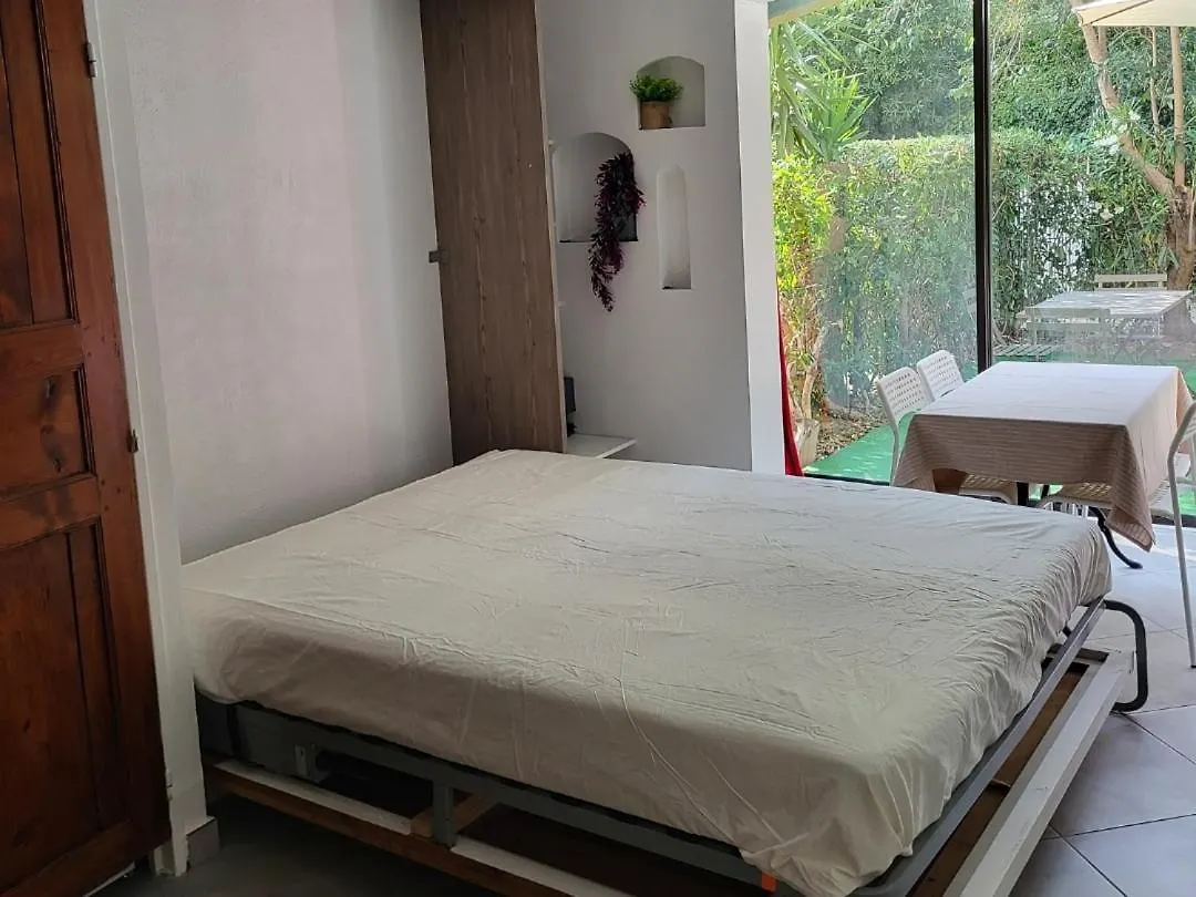Studio 4 Personnes Avec Jardin Et Parking A Hyères France