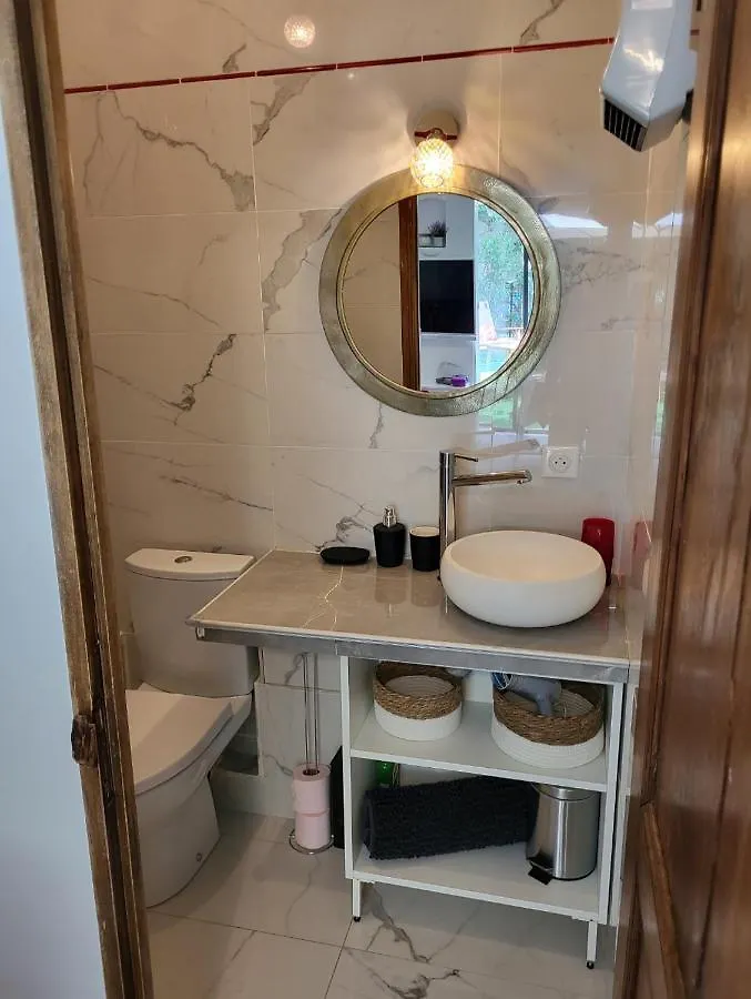 Appartement Studio 4 Personnes Avec Jardin Et Parking A Hyères